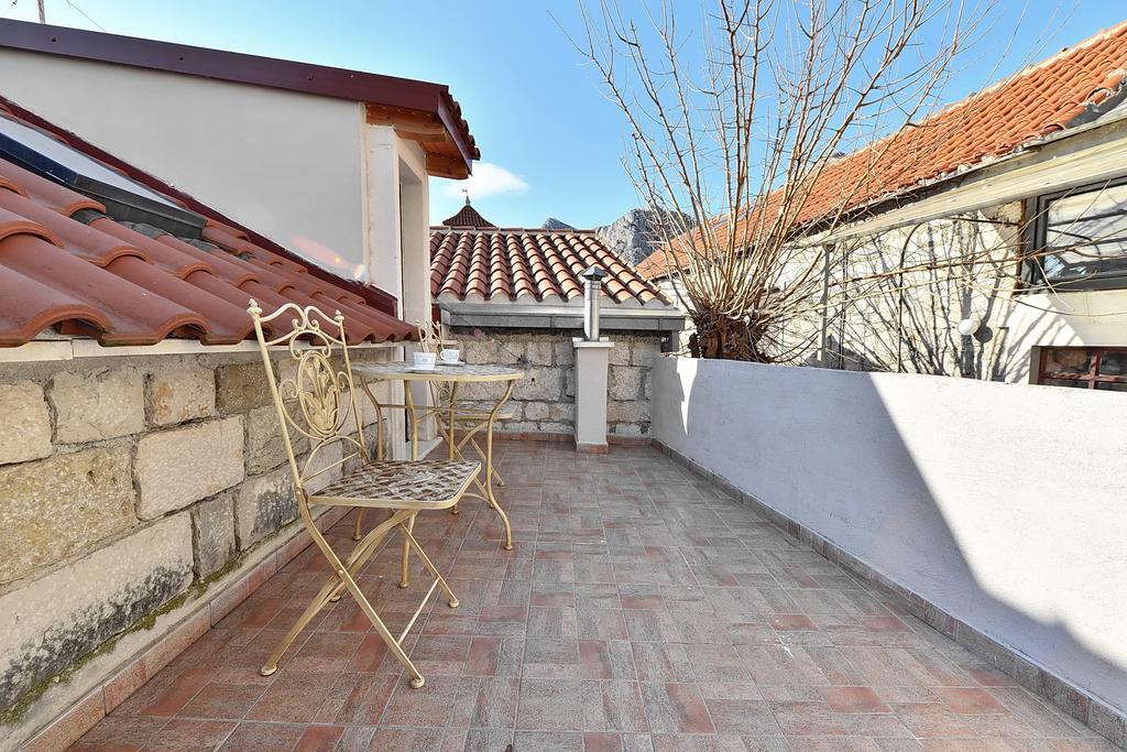 Apartments Mirabella Омиш Экстерьер фото