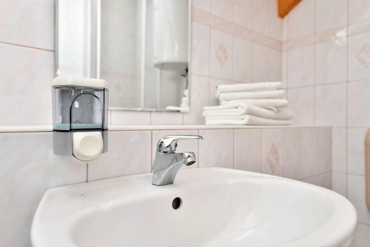 Apartments Mirabella Омиш Номер фото
