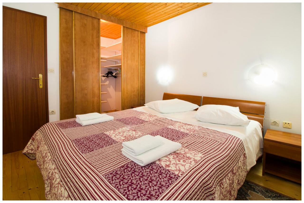 Apartments Mirabella Омиш Экстерьер фото
