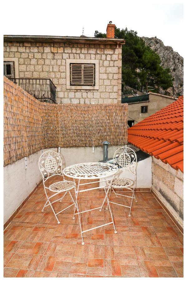 Apartments Mirabella Омиш Экстерьер фото