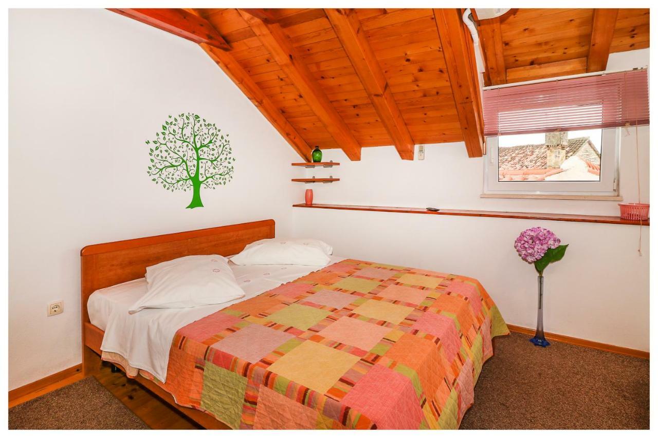 Apartments Mirabella Омиш Экстерьер фото