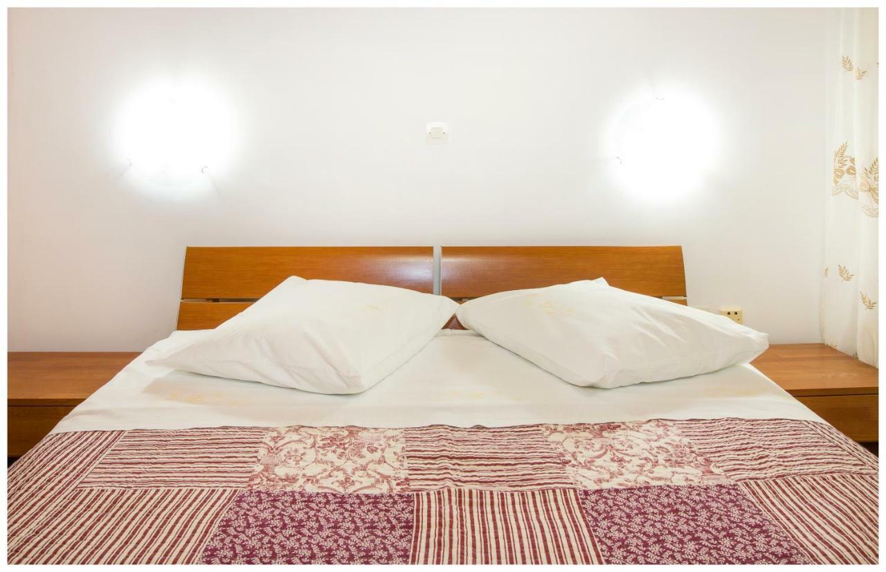 Apartments Mirabella Омиш Экстерьер фото